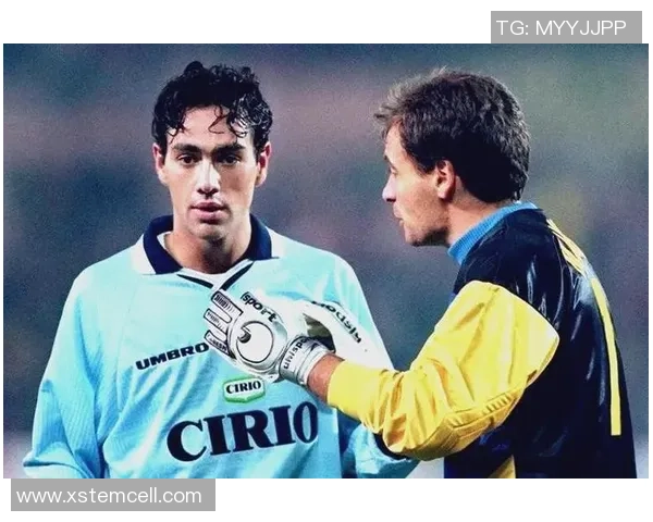 足球球星内斯塔为何被誉为中场大师他的传奇足迹与球场魅力解析 足球球星内斯塔为何被誉为中场大师他的传奇足迹与球场魅力解析